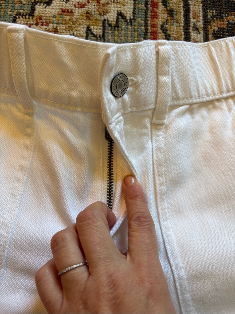 GAP | High-Waist White Utility Shorts | 4” inseam | Elastic Waistband | Soft - Picture 7 of 12